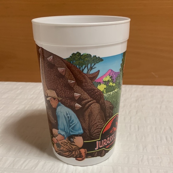 1992 Jurassic Park McDonald’s Triceratops Collector Cup - Picture 2 of 8
